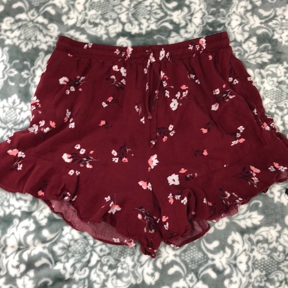 Ruffled Burgundy Floral Shorts Size XS - Picture 6 of 10